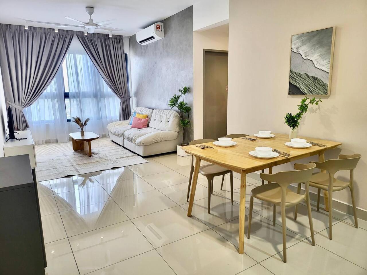 3bedroom Near Velocity Mrt Station By Homeizing Pangsapuri